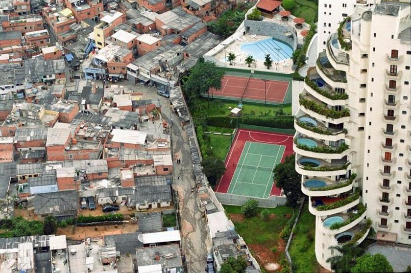 poverty-and-wealth-next-door-to-each-other-in-brazil